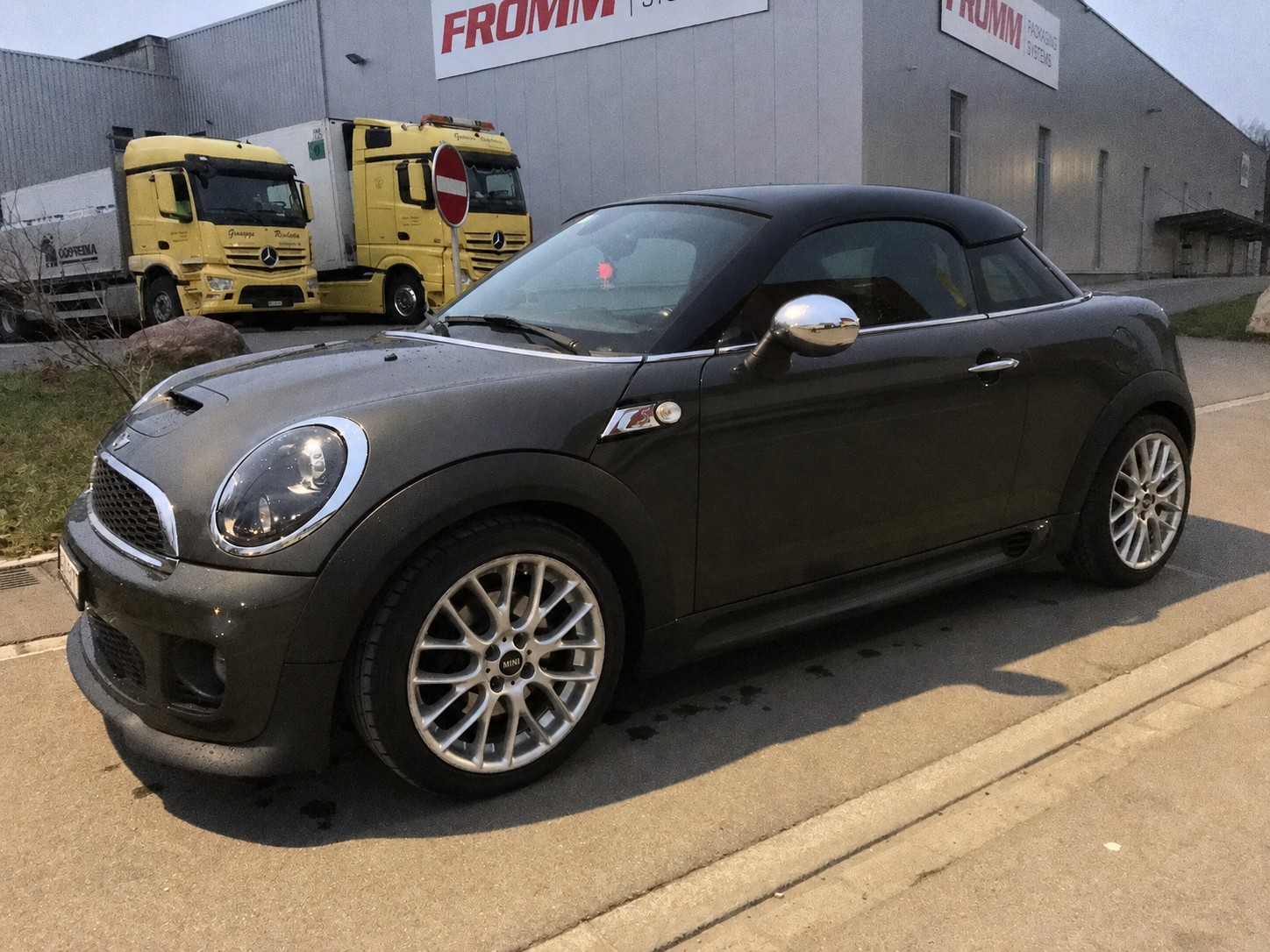 MINI 1.6i Cooper S-image-0