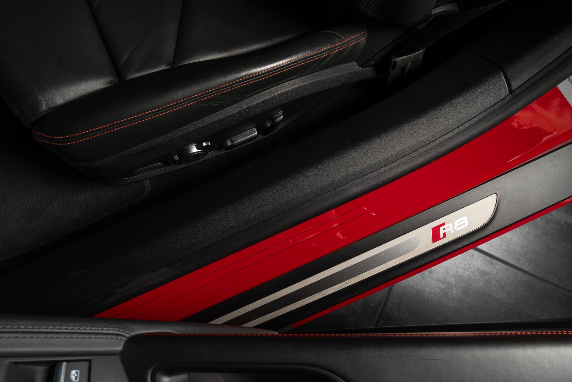 AUDI R8 Spyder 5.2 RWS S-Tronic-image-11