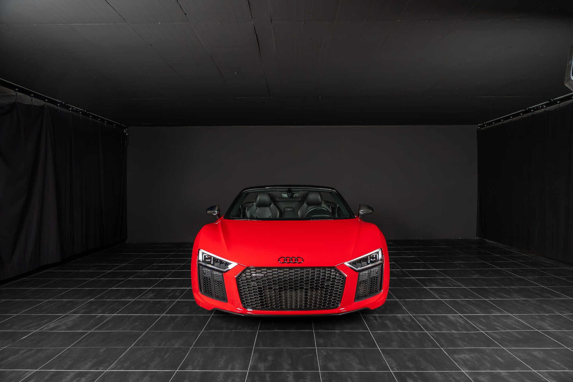 AUDI R8 Spyder 5.2 RWS S-Tronic-image-3