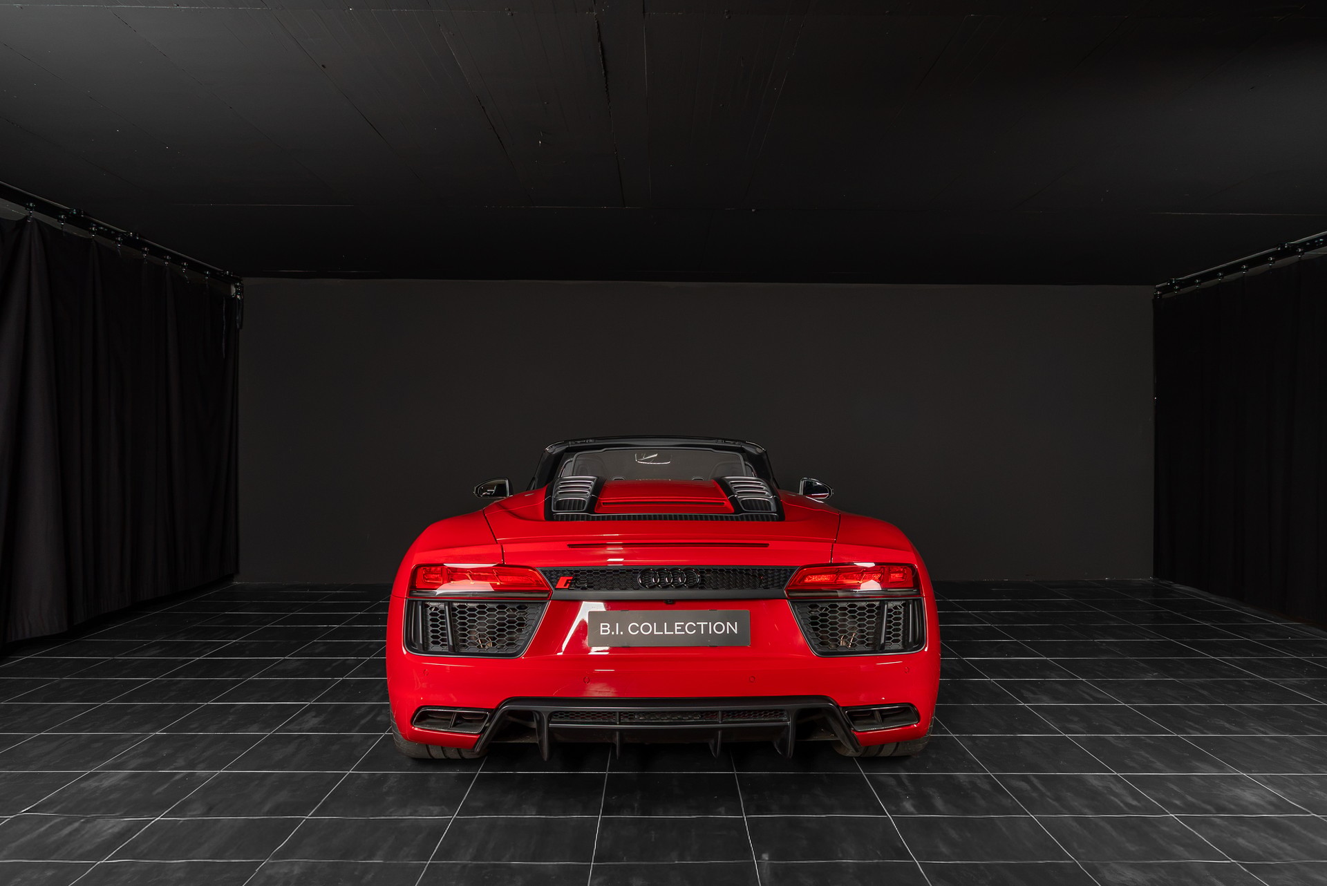 AUDI R8 Spyder 5.2 RWS S-Tronic-image-10