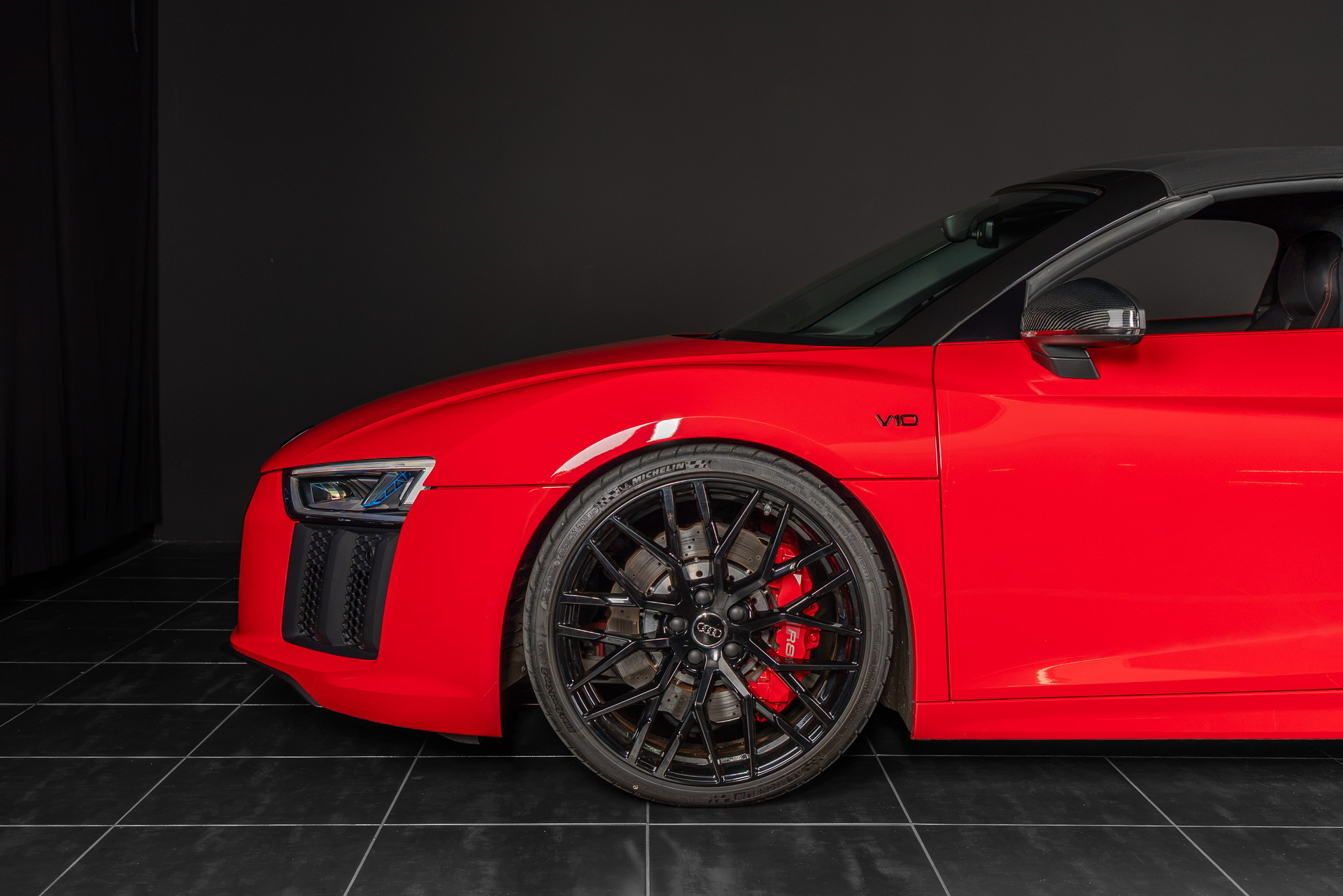 AUDI R8 Spyder 5.2 RWS S-Tronic-image-4