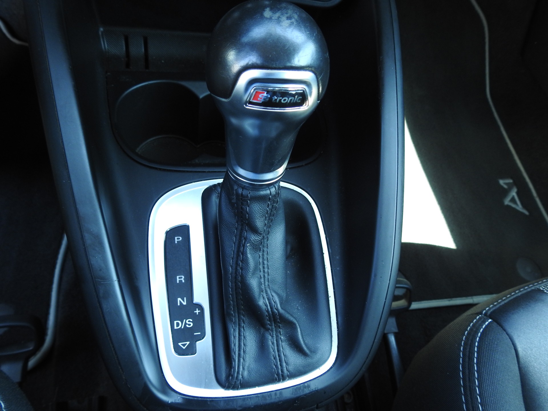 AUDI A1 Sportback 1.4 TFSI Design S-tronic-image-20