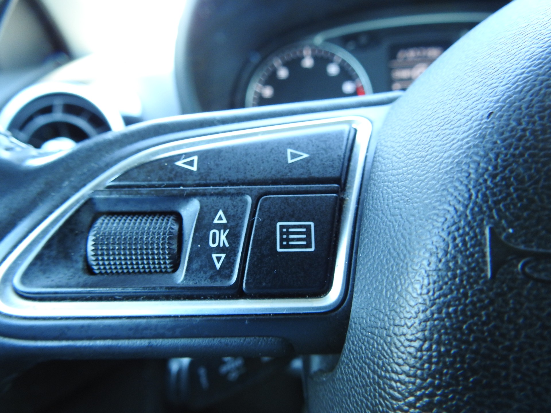AUDI A1 Sportback 1.4 TFSI Design S-tronic-image-26