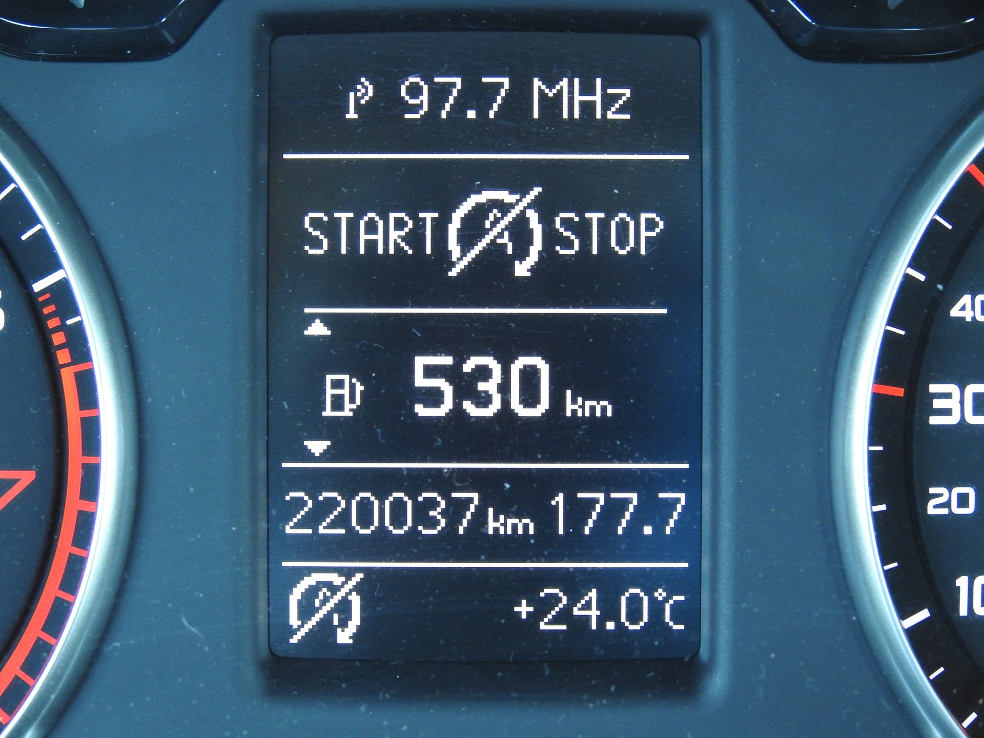 AUDI A1 Sportback 1.4 TFSI Design S-tronic-image-24