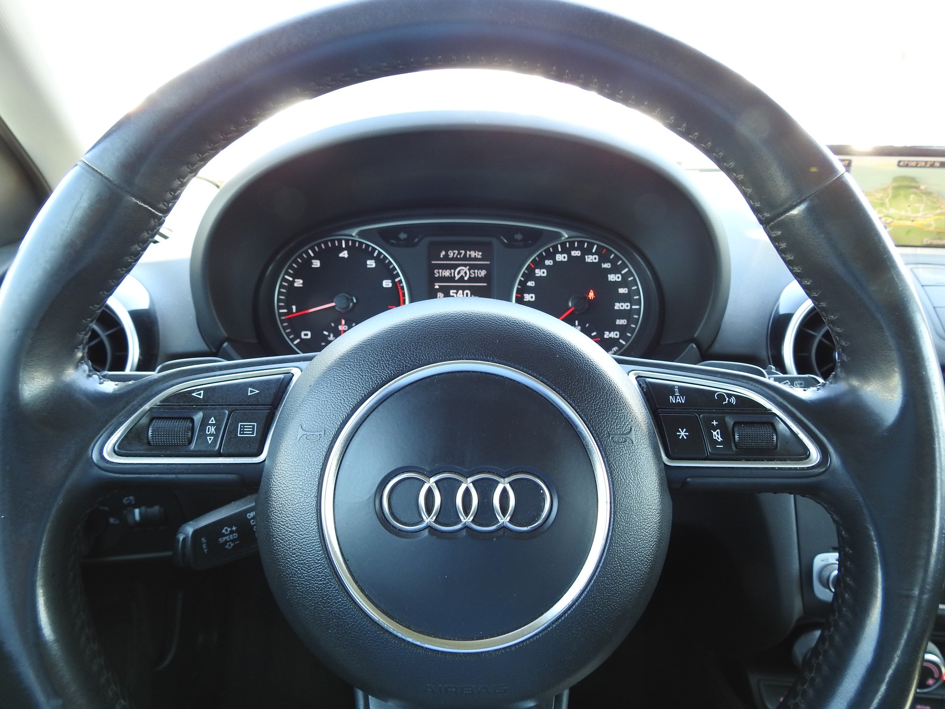 AUDI A1 Sportback 1.4 TFSI Design S-tronic-image-29