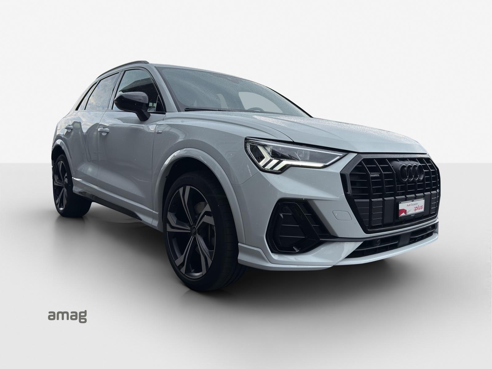 AUDI Q3 40 TFSI S line quattro S-tronic-image-5
