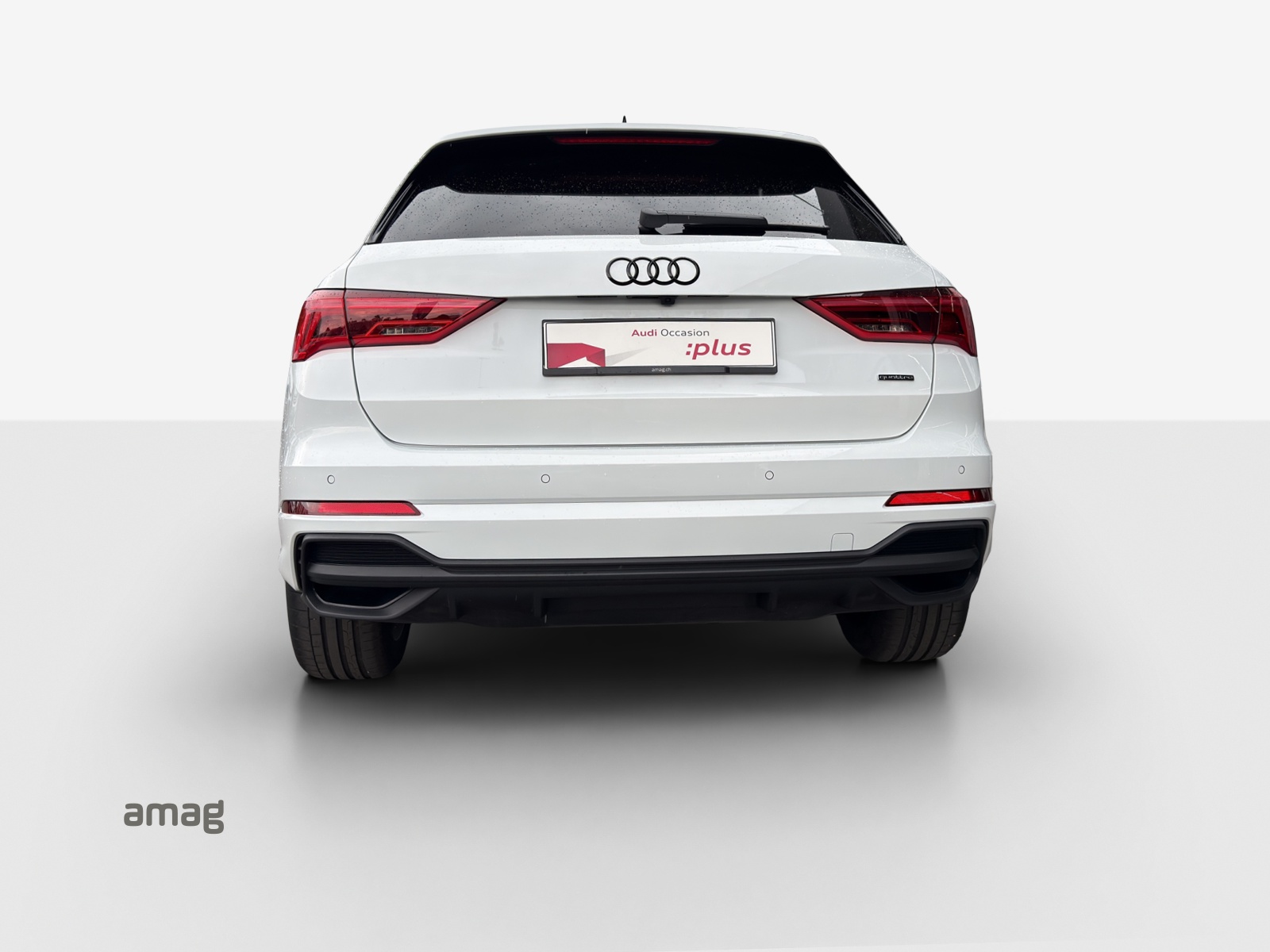 AUDI Q3 40 TFSI S line quattro S-tronic-image-3