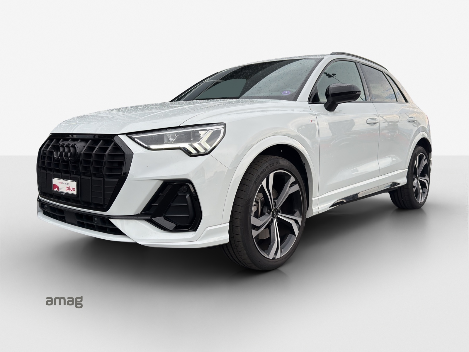 AUDI Q3 40 TFSI S line quattro S-tronic-image-0
