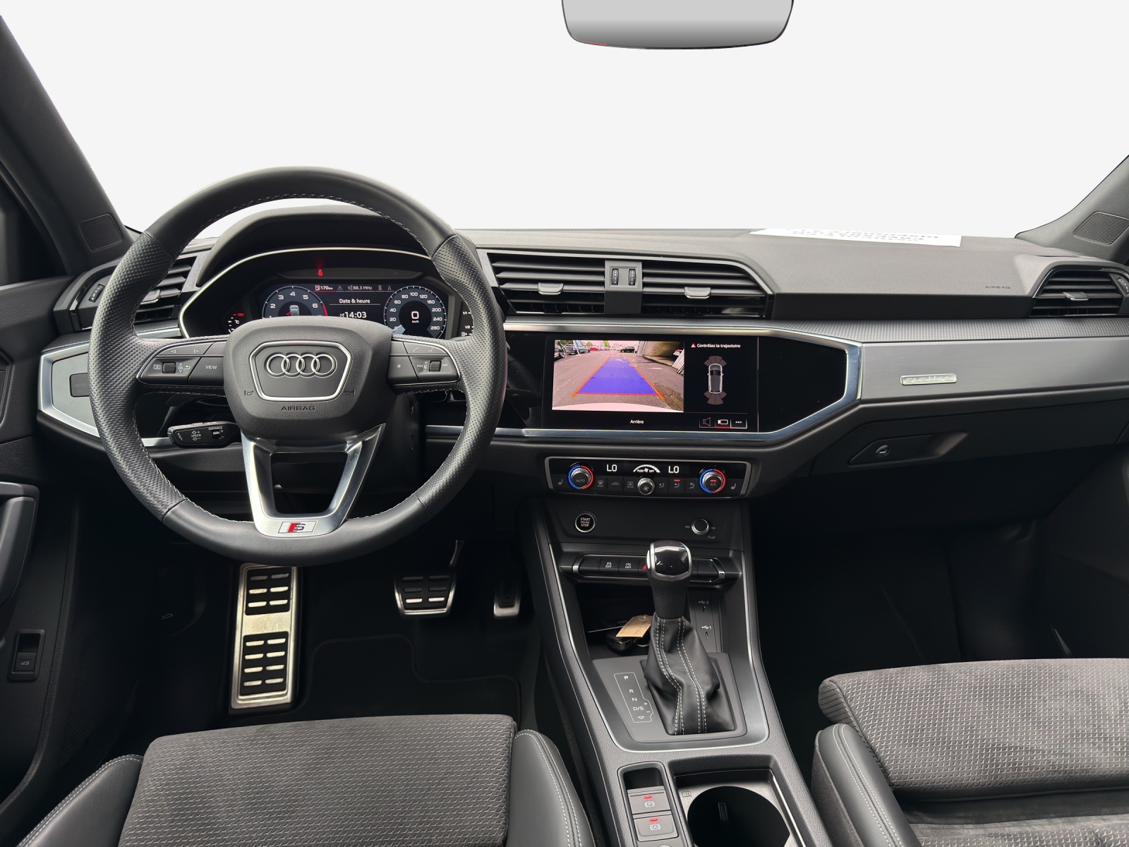 AUDI Q3 40 TFSI S line quattro S-tronic-image-8