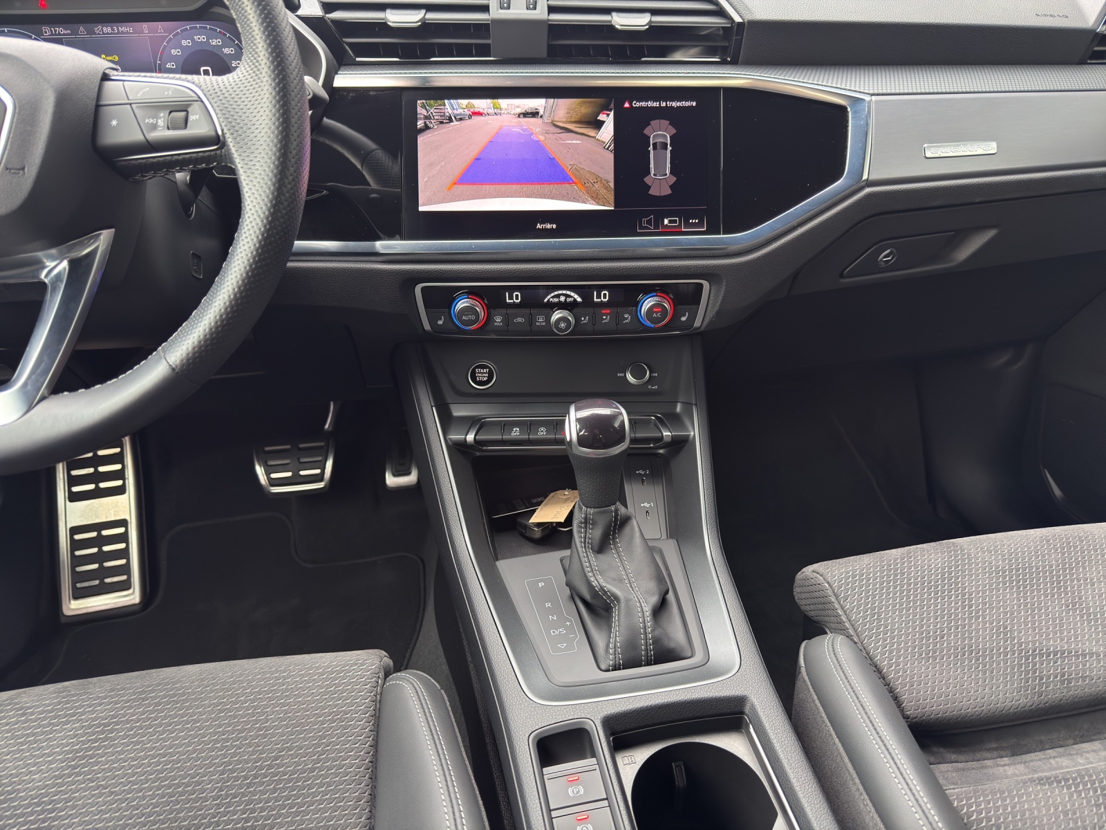 AUDI Q3 40 TFSI S line quattro S-tronic-image-10