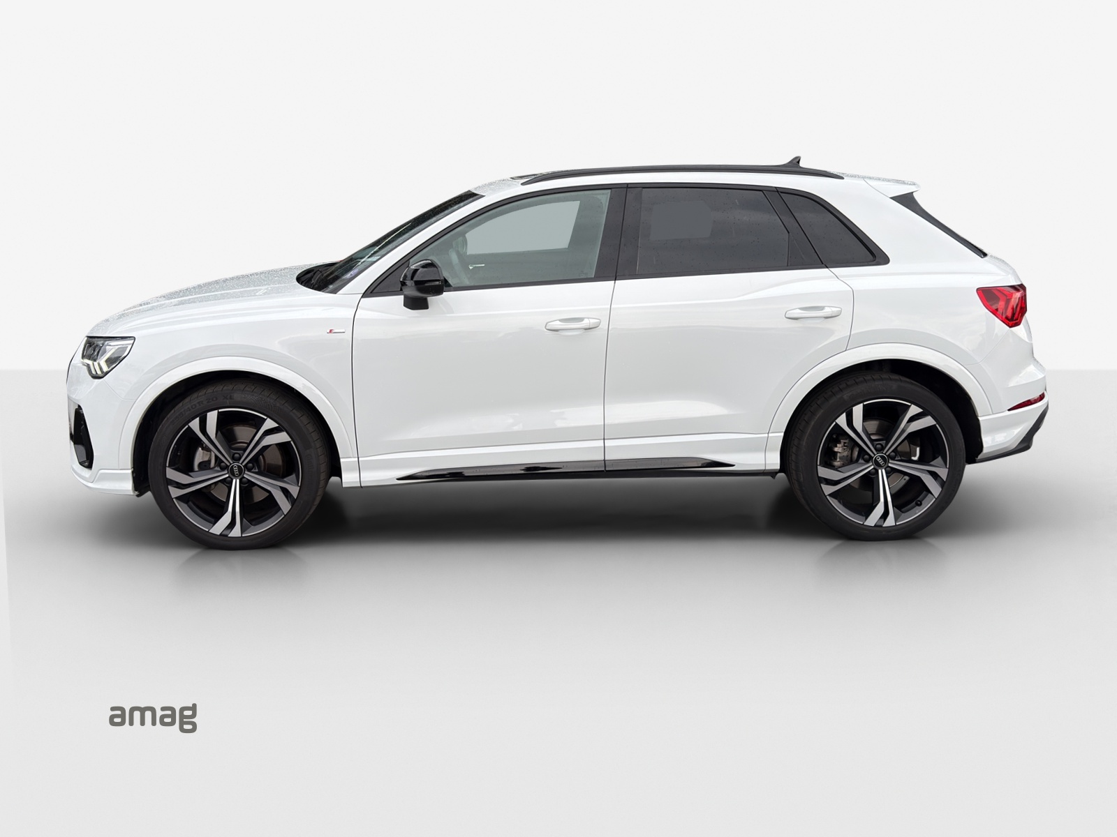 AUDI Q3 40 TFSI S line quattro S-tronic-image-1