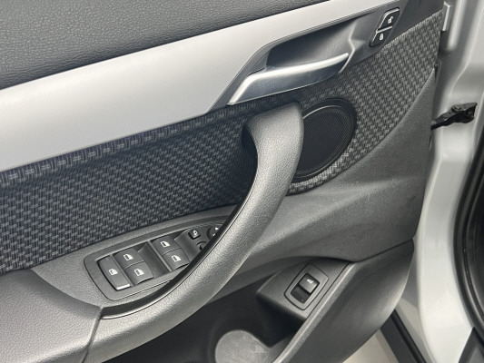 BMW X2 sDrive 18i-image-13