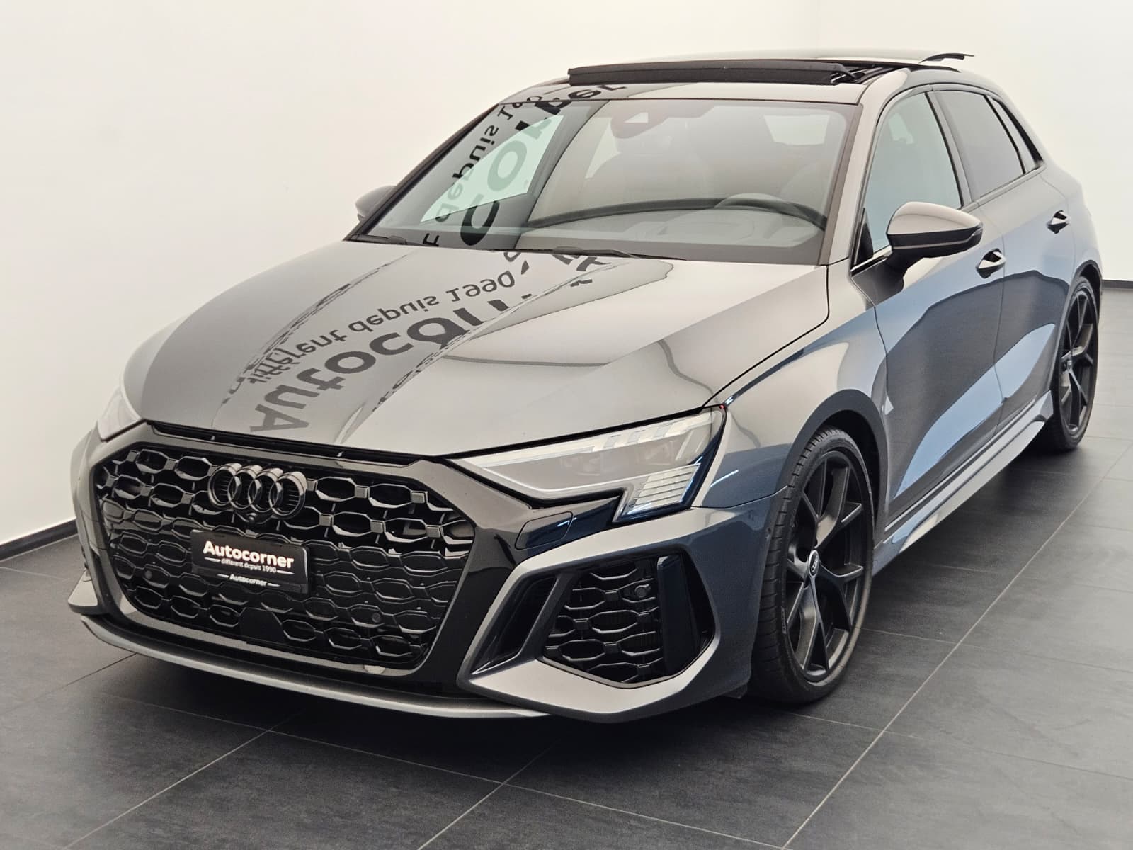 AUDI RS3 Sportback 2.5 TSI quattro S-tronic-image-2
