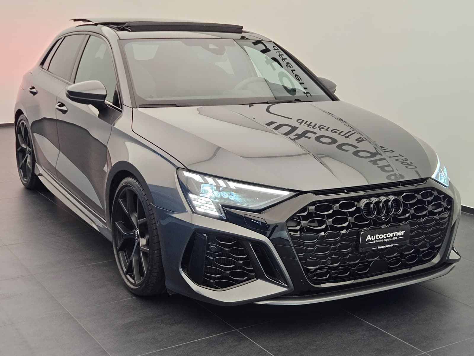 AUDI RS3 Sportback 2.5 TSI quattro S-tronic-image-4