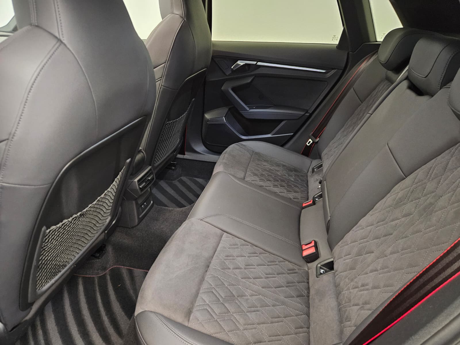 AUDI RS3 Sportback 2.5 TSI quattro S-tronic-image-12