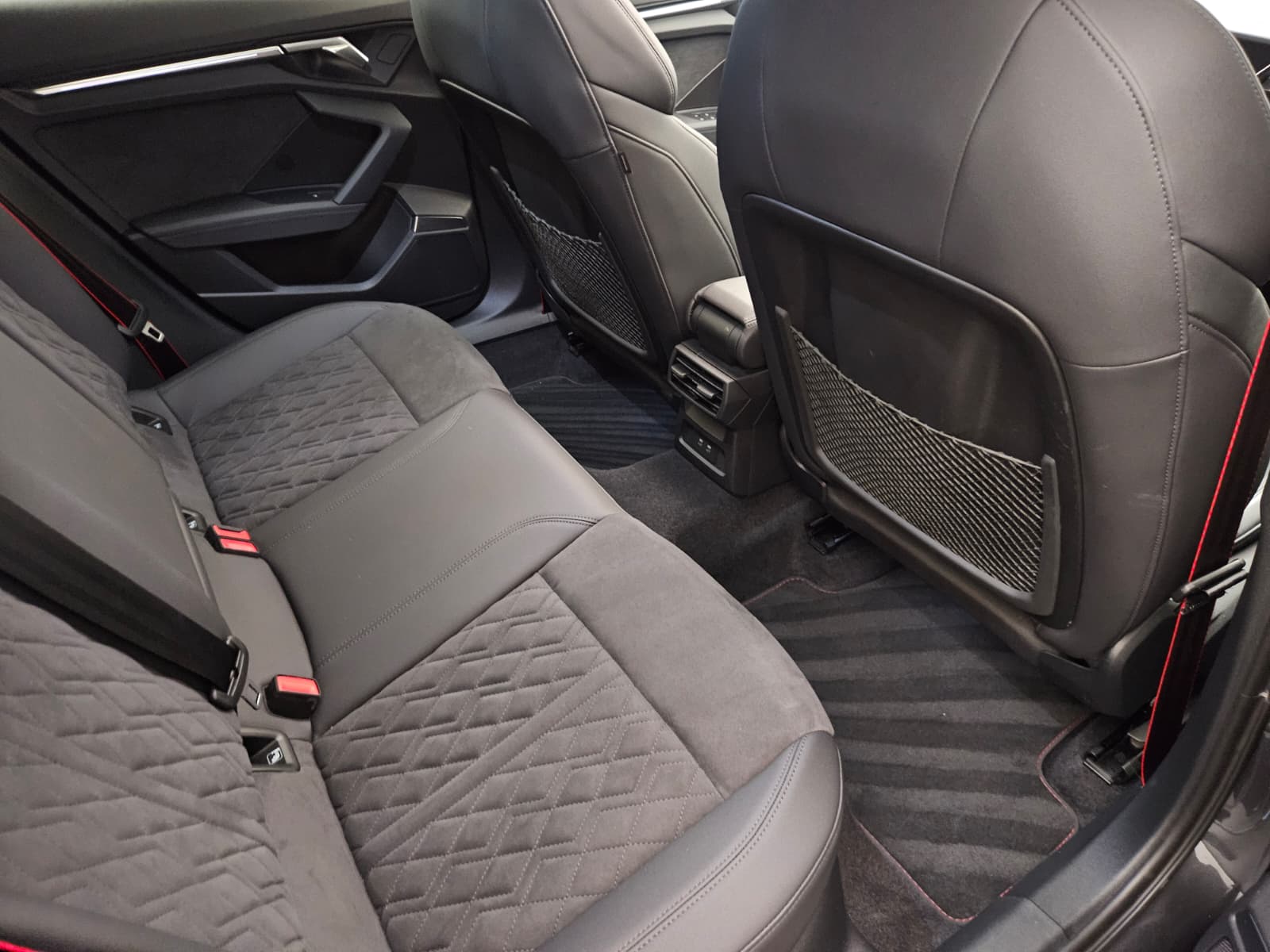 AUDI RS3 Sportback 2.5 TSI quattro S-tronic-image-13