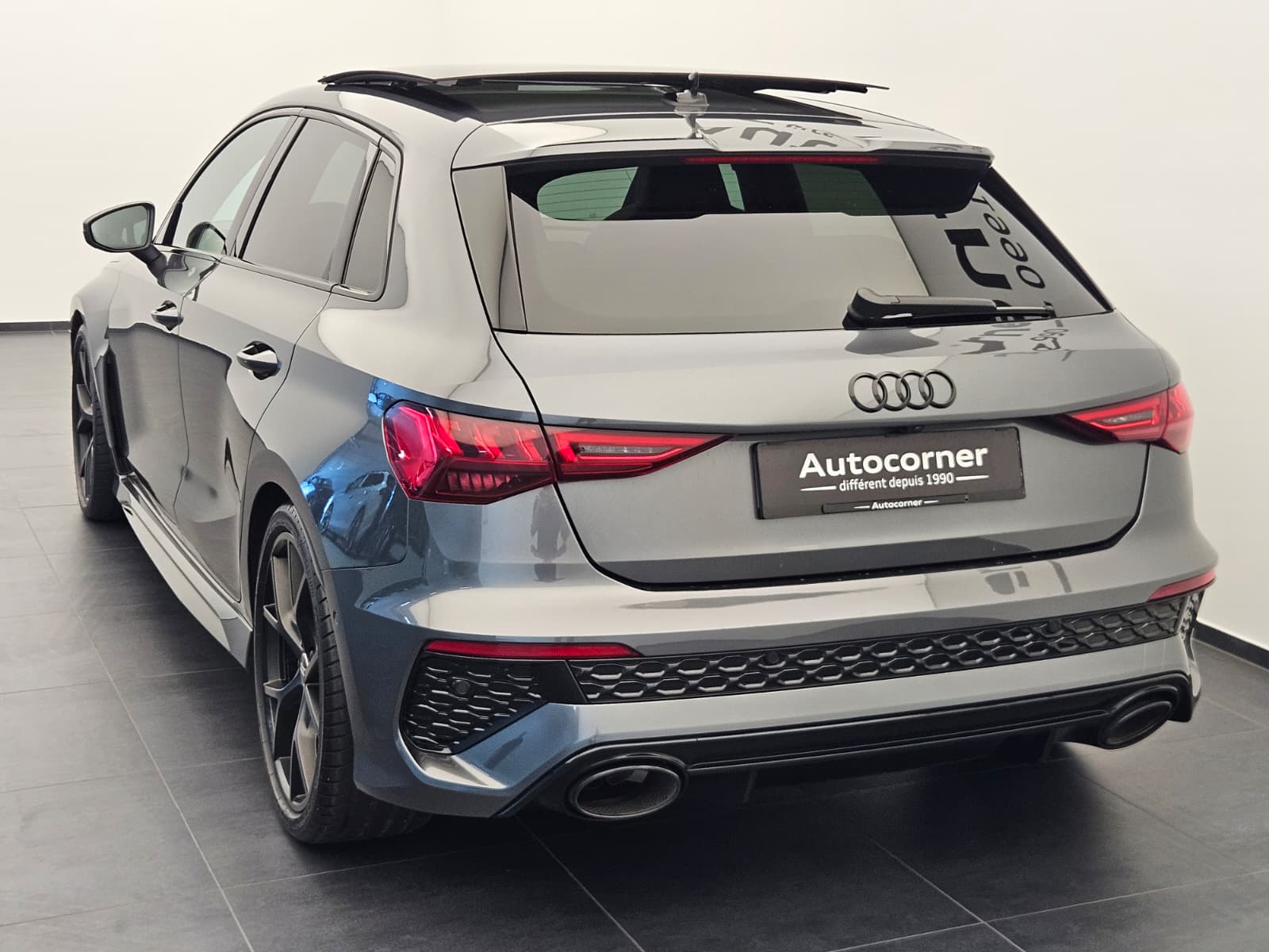 AUDI RS3 Sportback 2.5 TSI quattro S-tronic-image-8