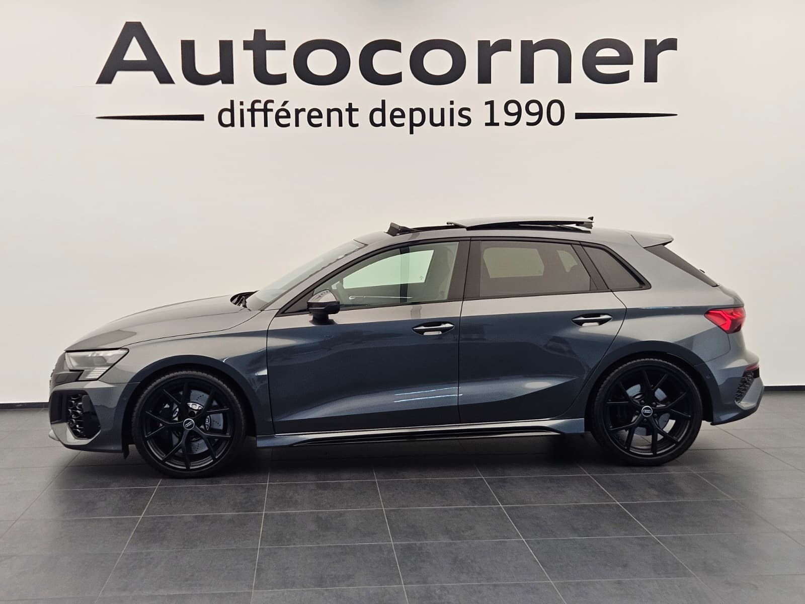 AUDI RS3 Sportback 2.5 TSI quattro S-tronic-image-1