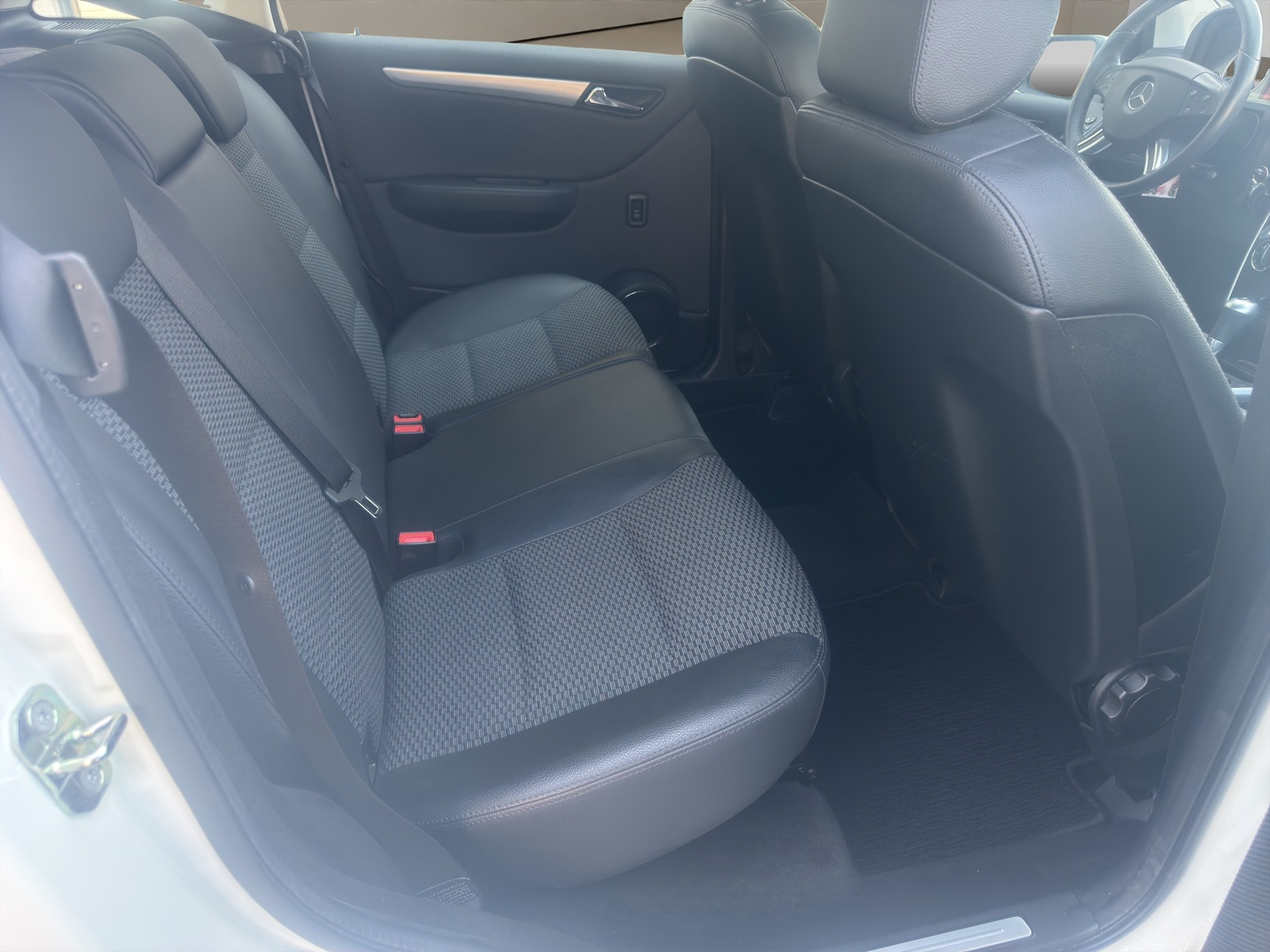 MERCEDES-BENZ B 200 T Autotronic-image-11