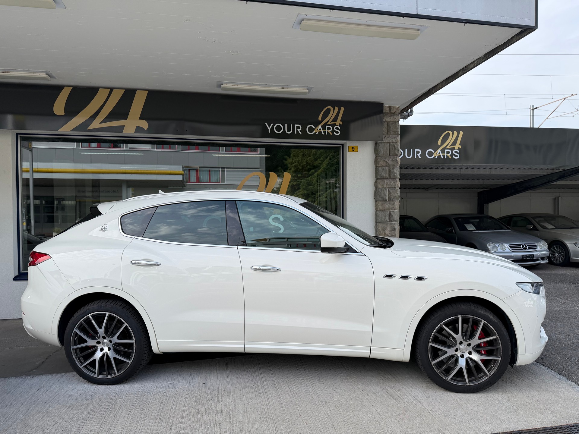 MASERATI Levante S 3.0 V6 Automatica-image-3
