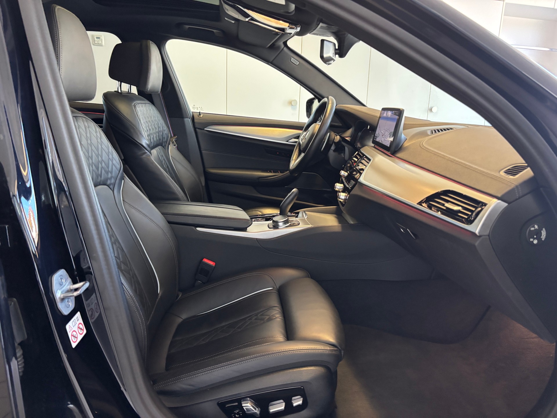 BMW 530d xDrive 48V M Sport Pro Steptronic-image-10