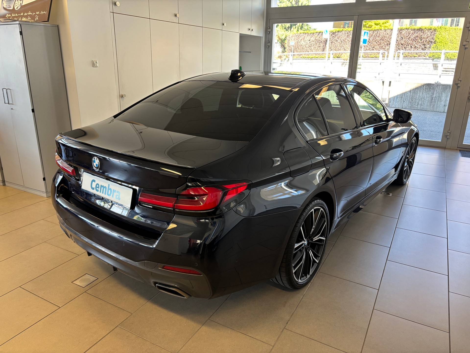 BMW 530d xDrive 48V M Sport Pro Steptronic-image-2