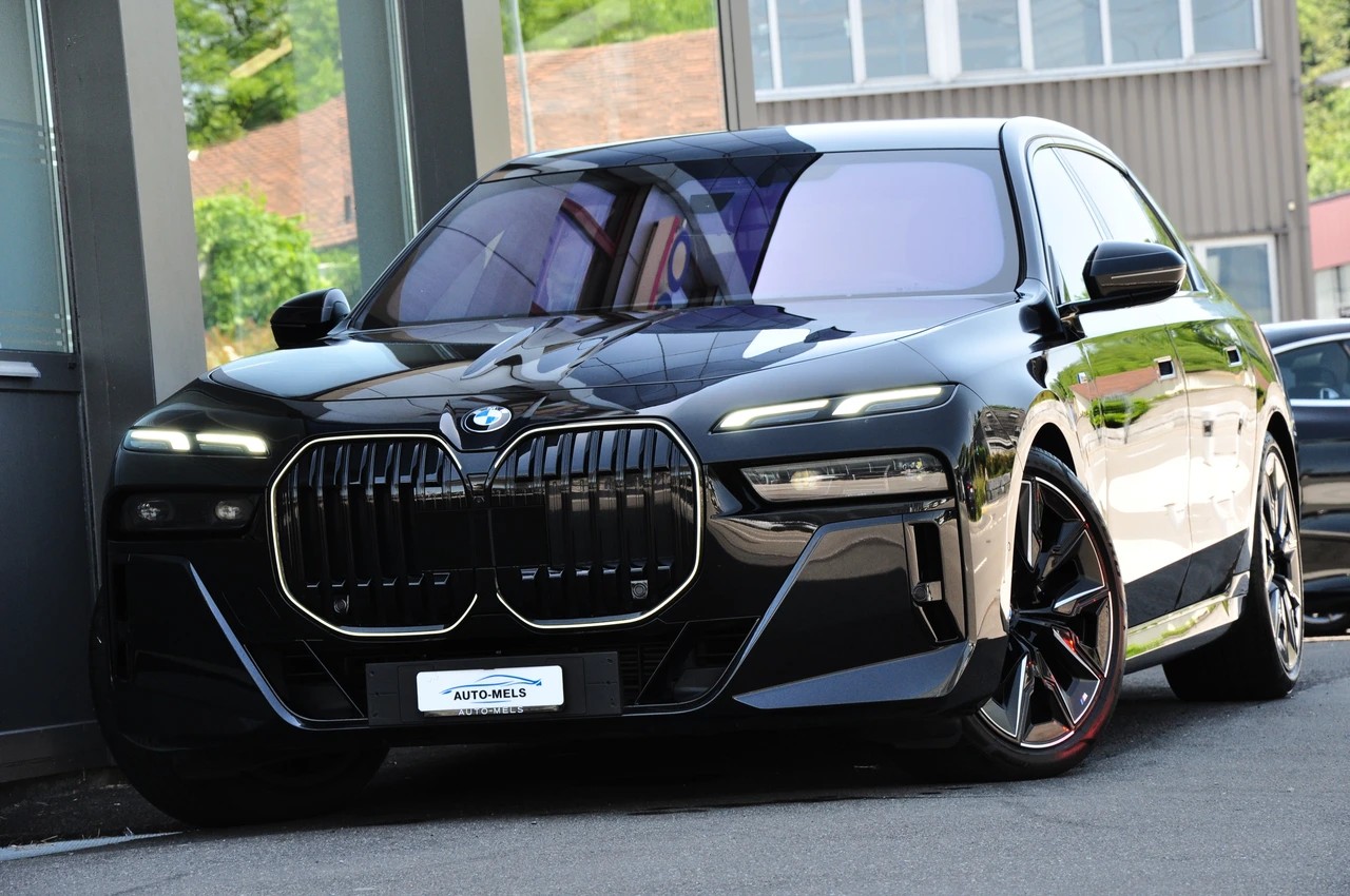 BMW 740d xDrive 48V M Sport Pro Steptronic-image-0