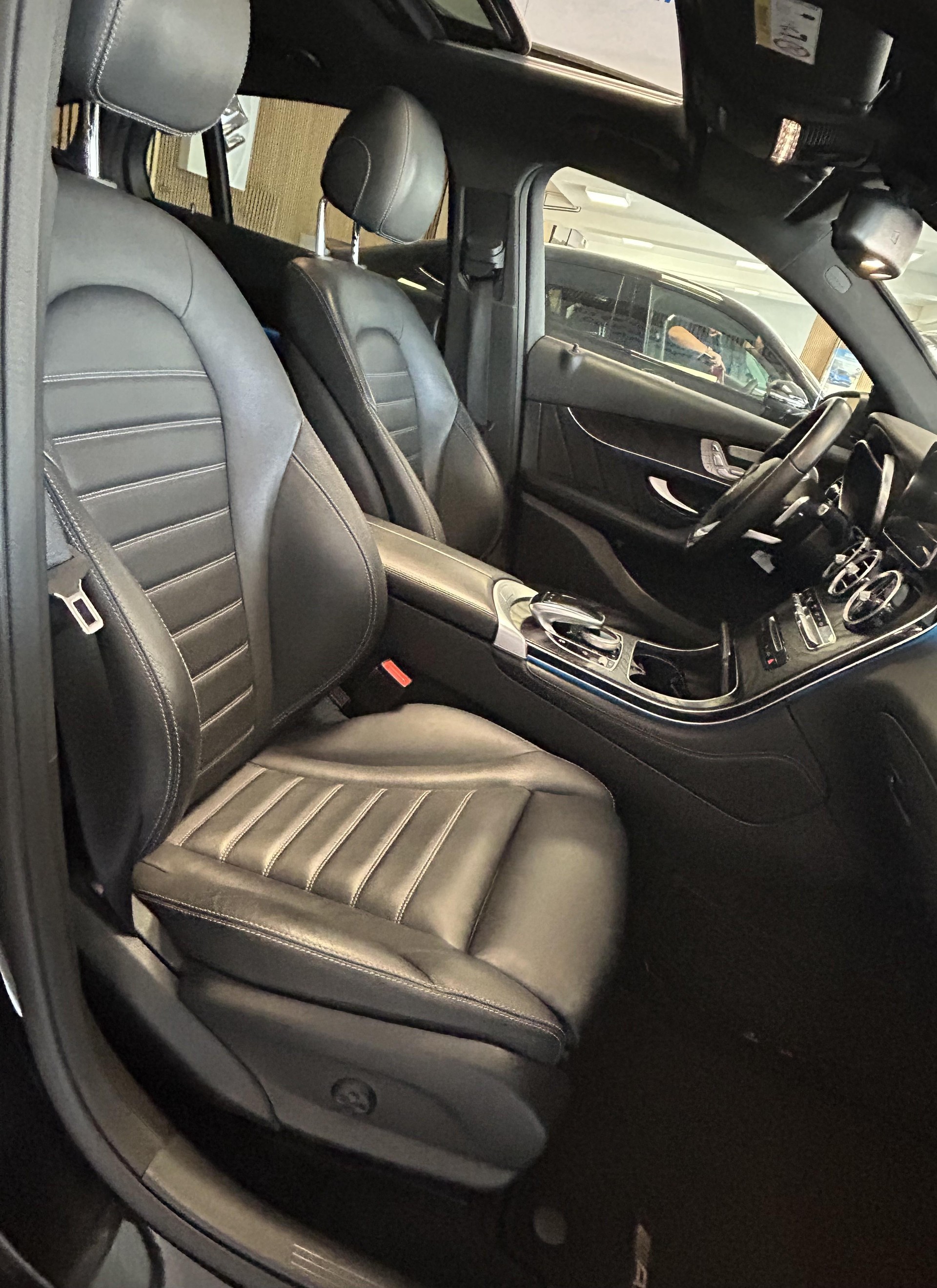 MERCEDES-BENZ GLC 250 AMG Line 4m Coupé-image-14