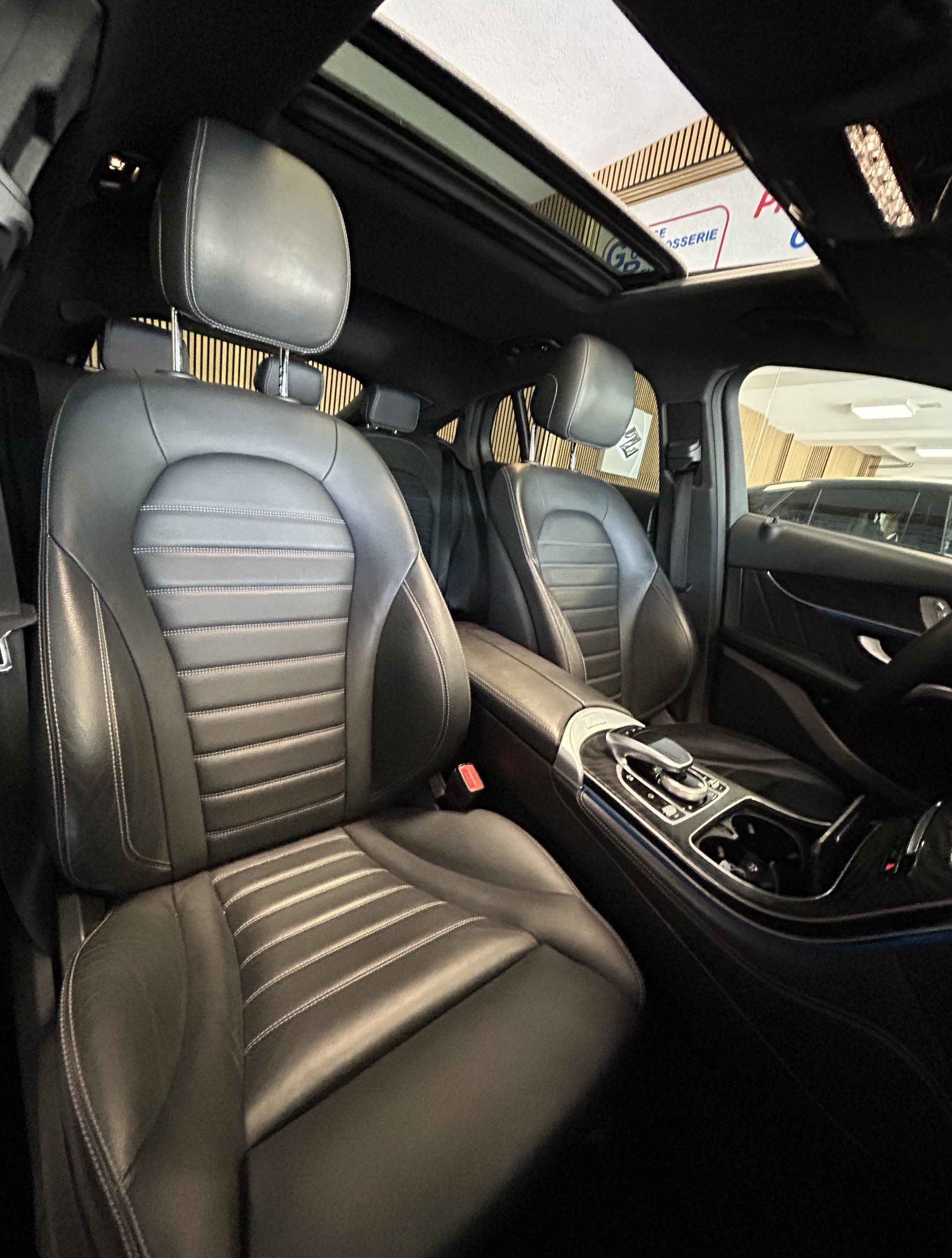 MERCEDES-BENZ GLC 250 AMG Line 4m Coupé-image-15