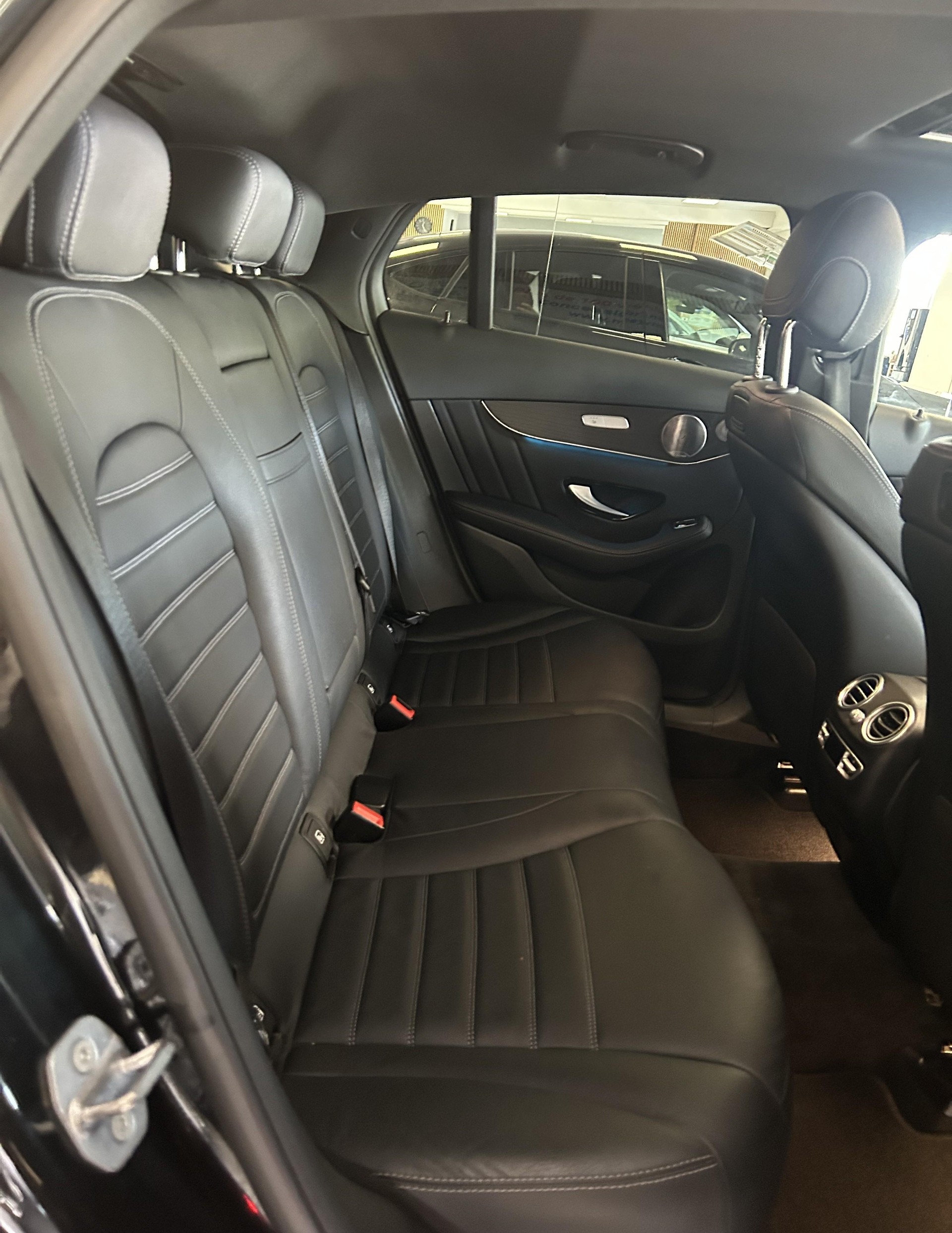 MERCEDES-BENZ GLC 250 AMG Line 4m Coupé-image-17