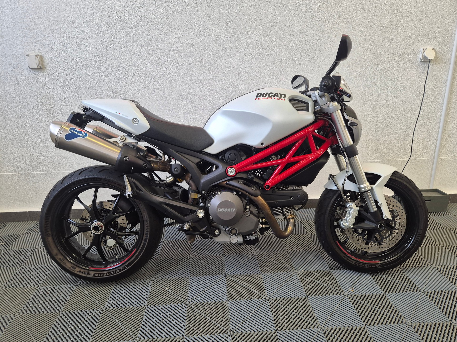 DUCATI Monster 796M ABS-image-1