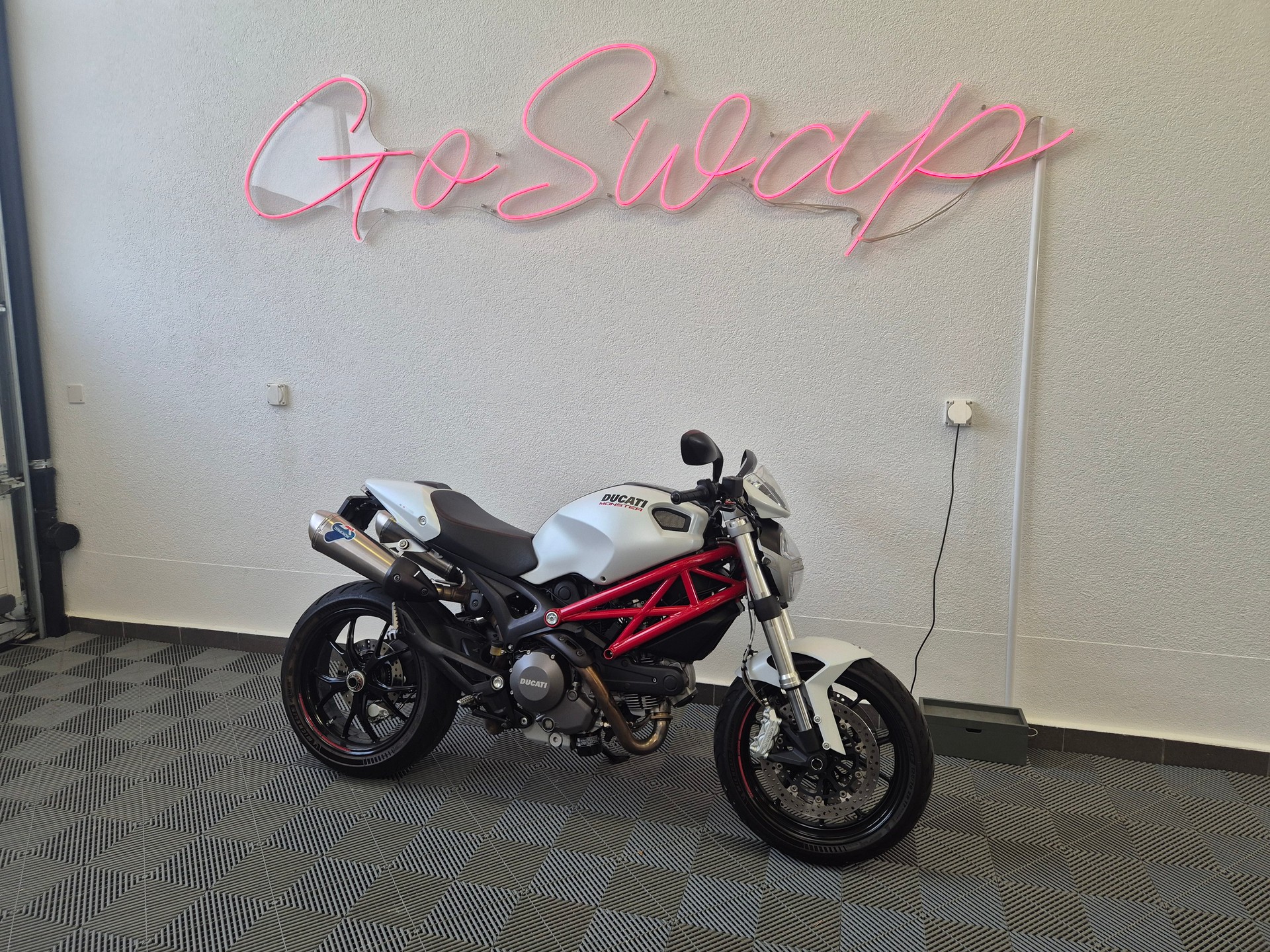 DUCATI Monster 796M ABS