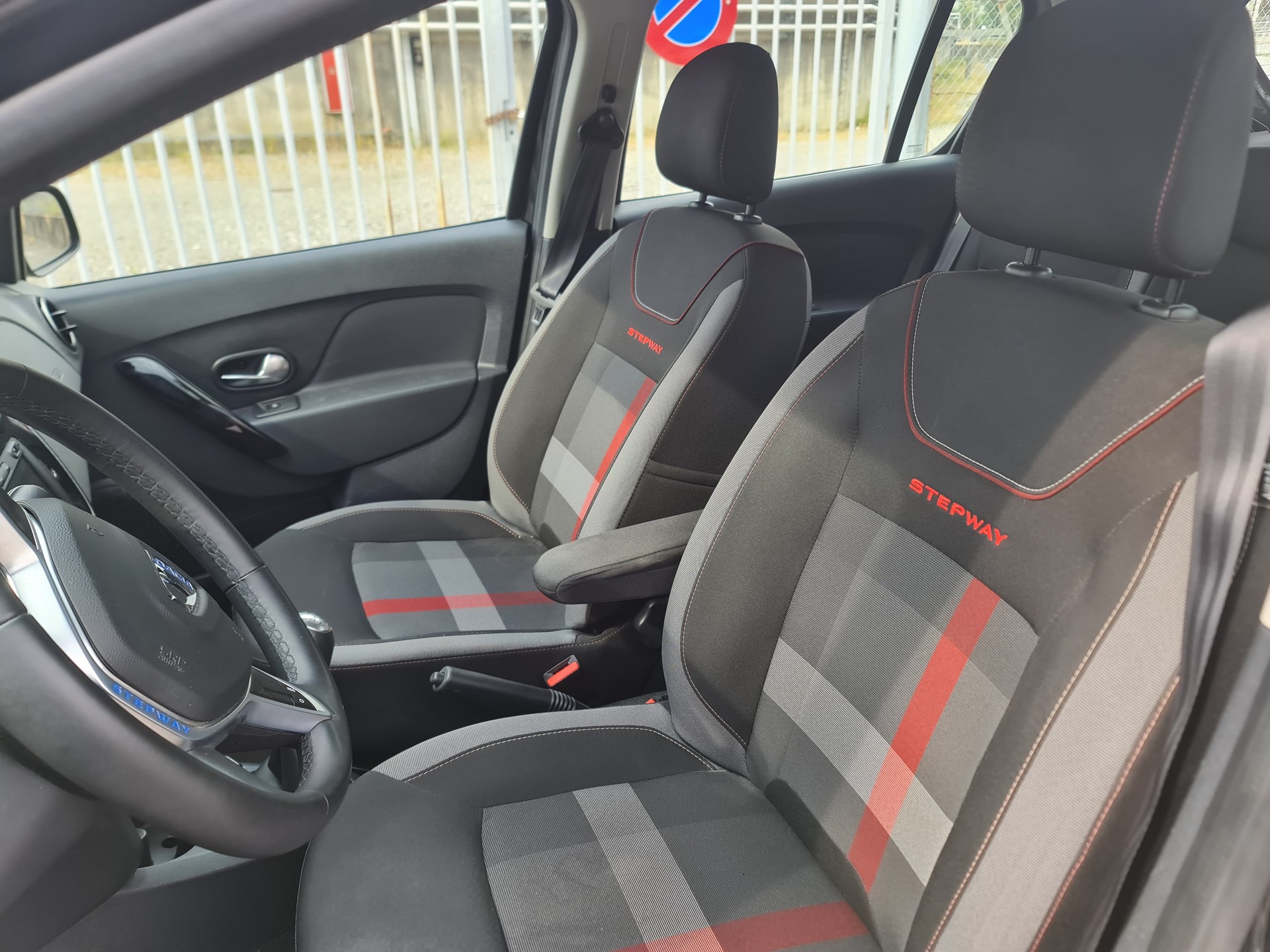 DACIA Sandero Tce 90 Stepway-image-12
