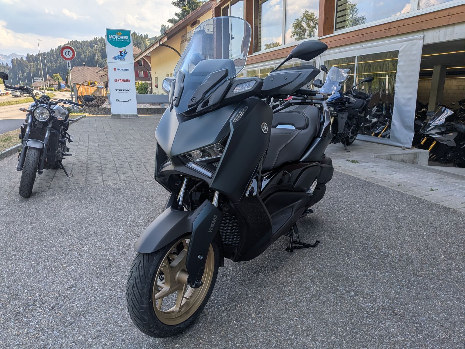 YAMAHA X-Max 300 Tech Max-image-2