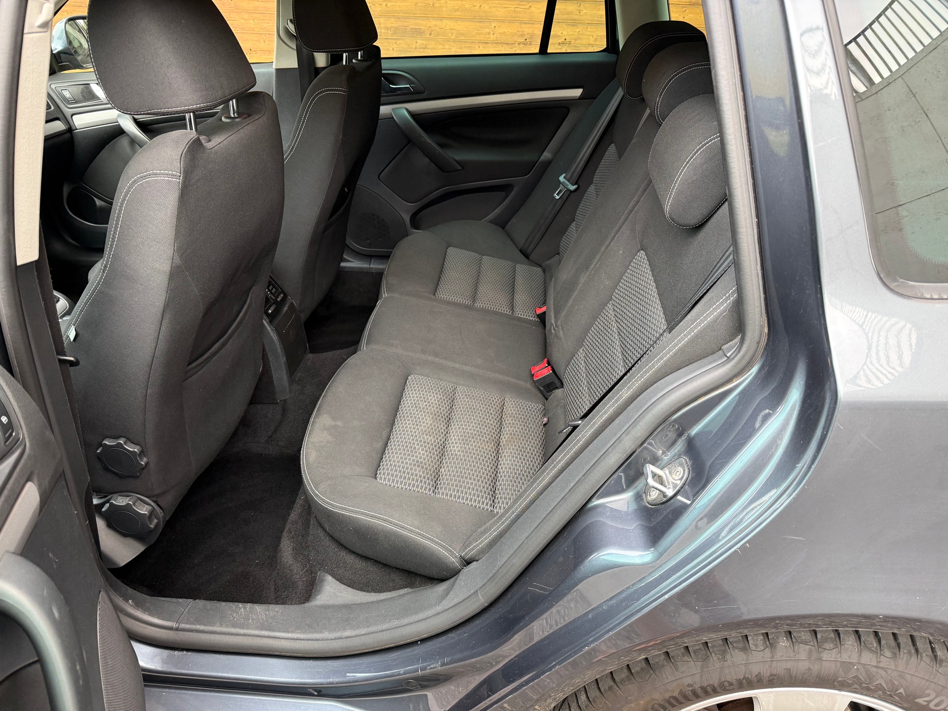 SKODA Octavia Combi 1.8 TSI Elegance-image-4