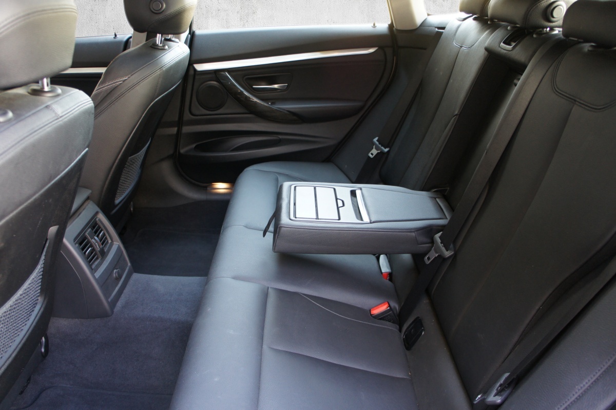 BMW 335i GT xDrive Luxury Line Steptronic-image-9