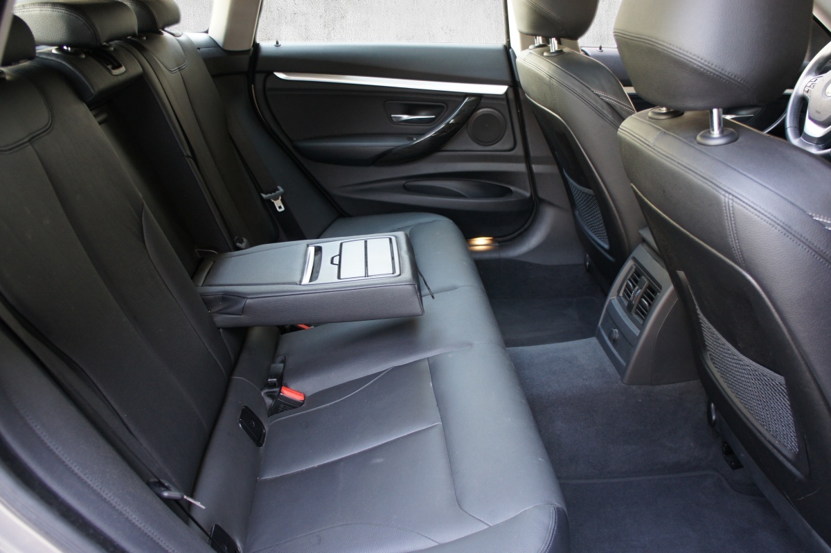 BMW 335i GT xDrive Luxury Line Steptronic-image-10