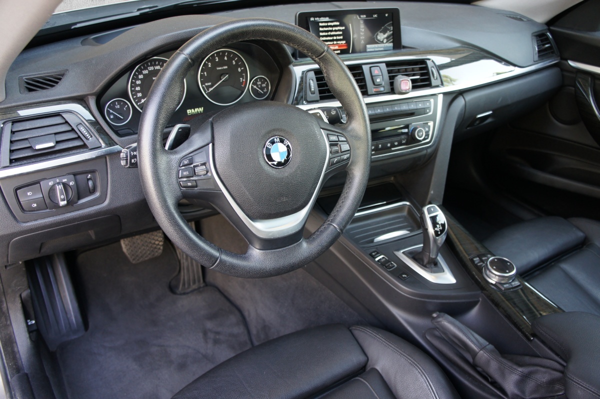 BMW 335i GT xDrive Luxury Line Steptronic-image-8