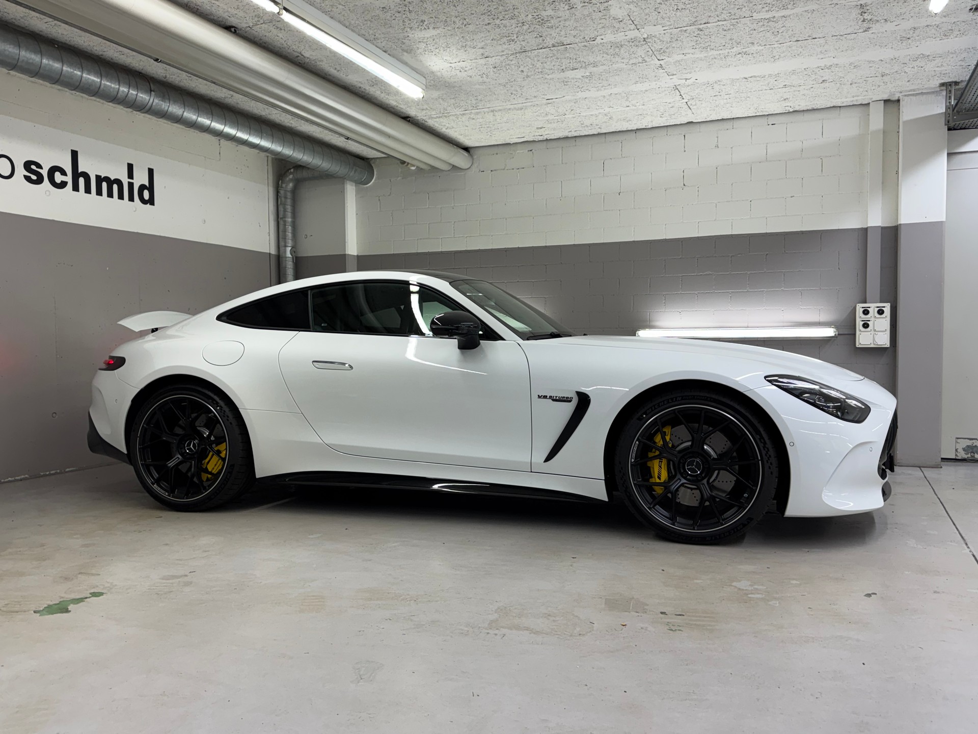 MERCEDES-BENZ AMG GT 63 4Matic+ Executive Edition-image-2