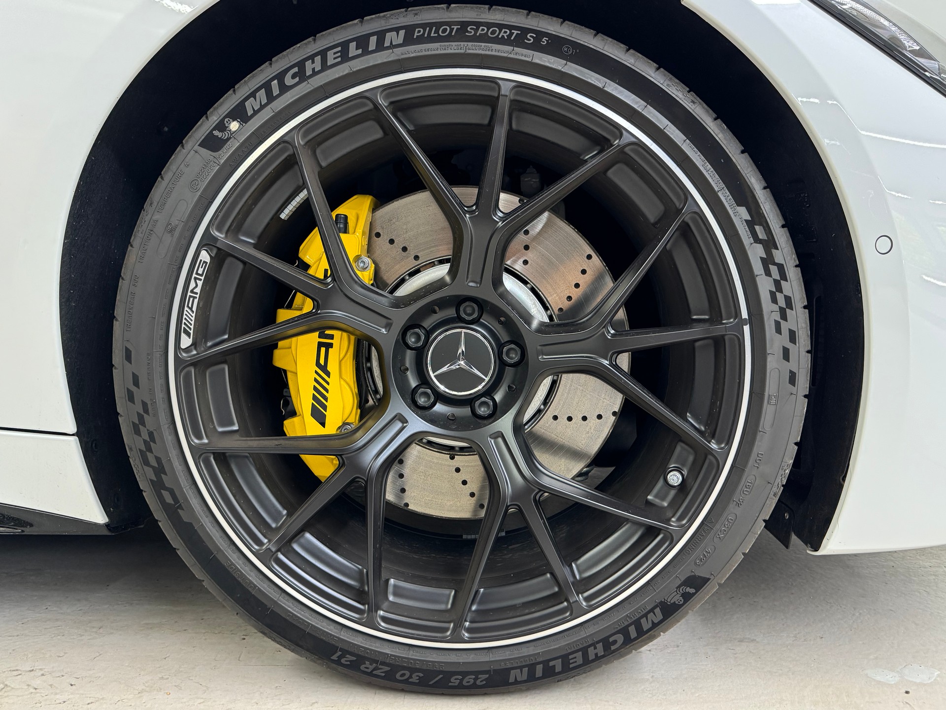 MERCEDES-BENZ AMG GT 63 4Matic+ Executive Edition-image-9