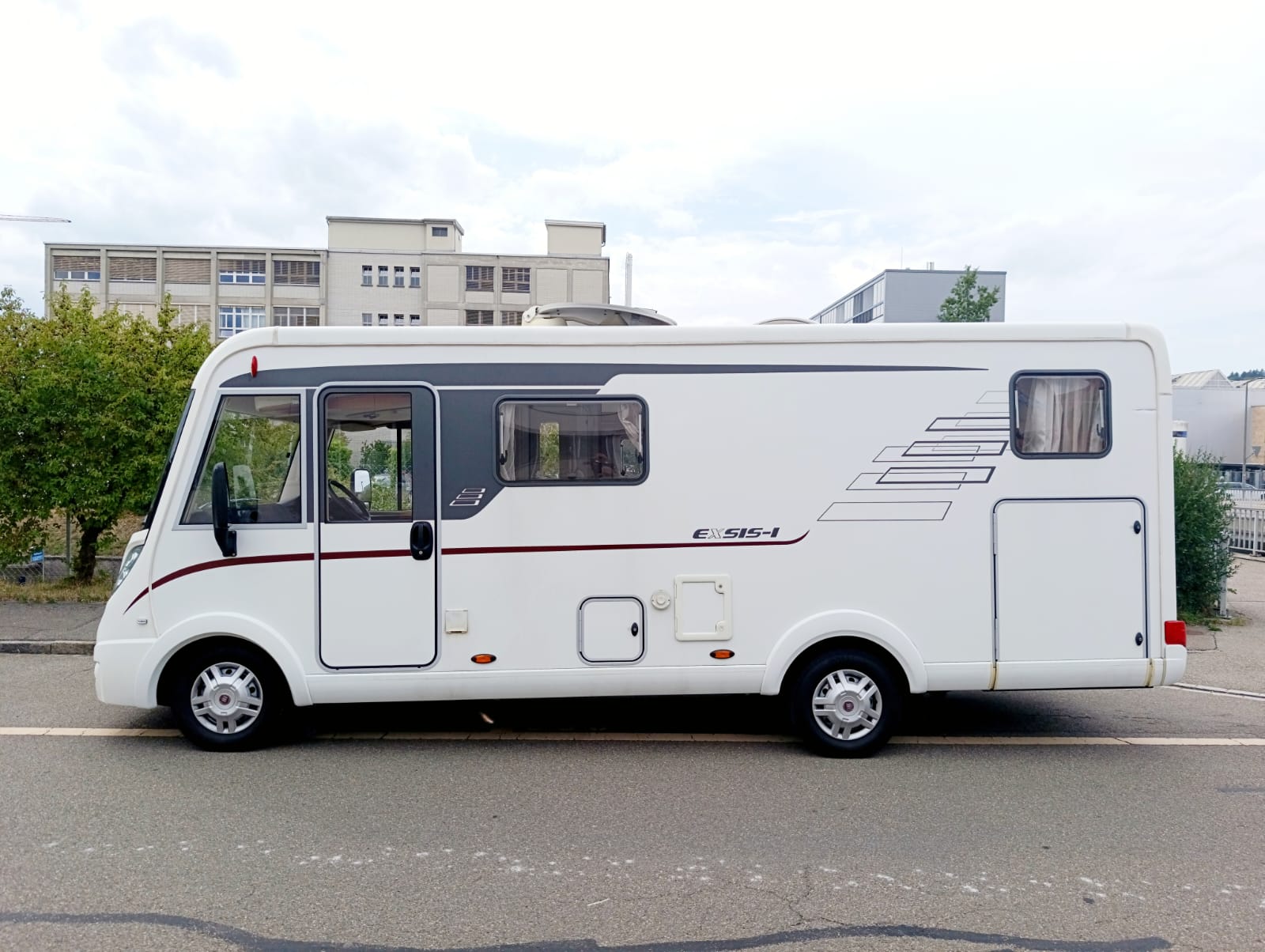 HYMER Exsis-i 578 ***Integrierter Luxus mit PKW-Führerschein ***-image-5