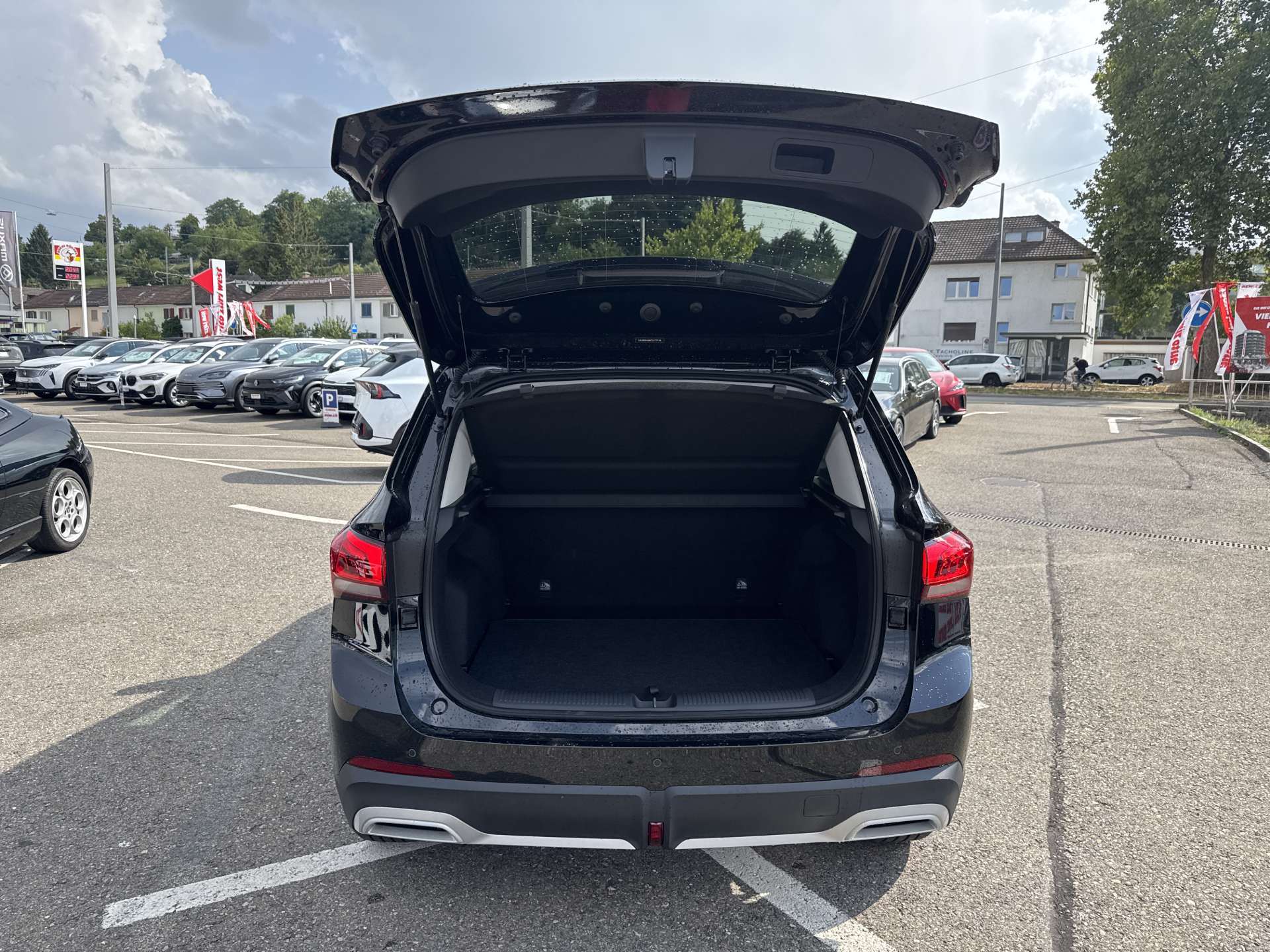 MG ZS 1.5 HEV Luxury Automat-image-7