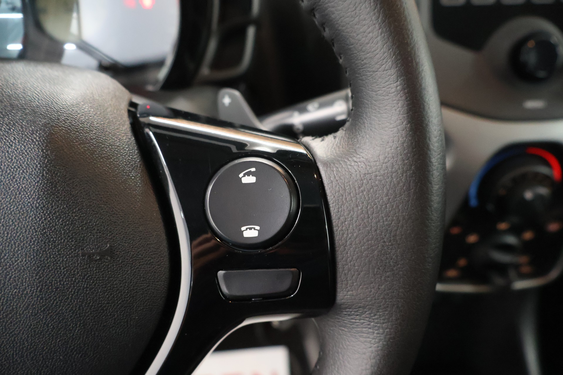 PEUGEOT 108 1.0 VTi Active ETG-image-21