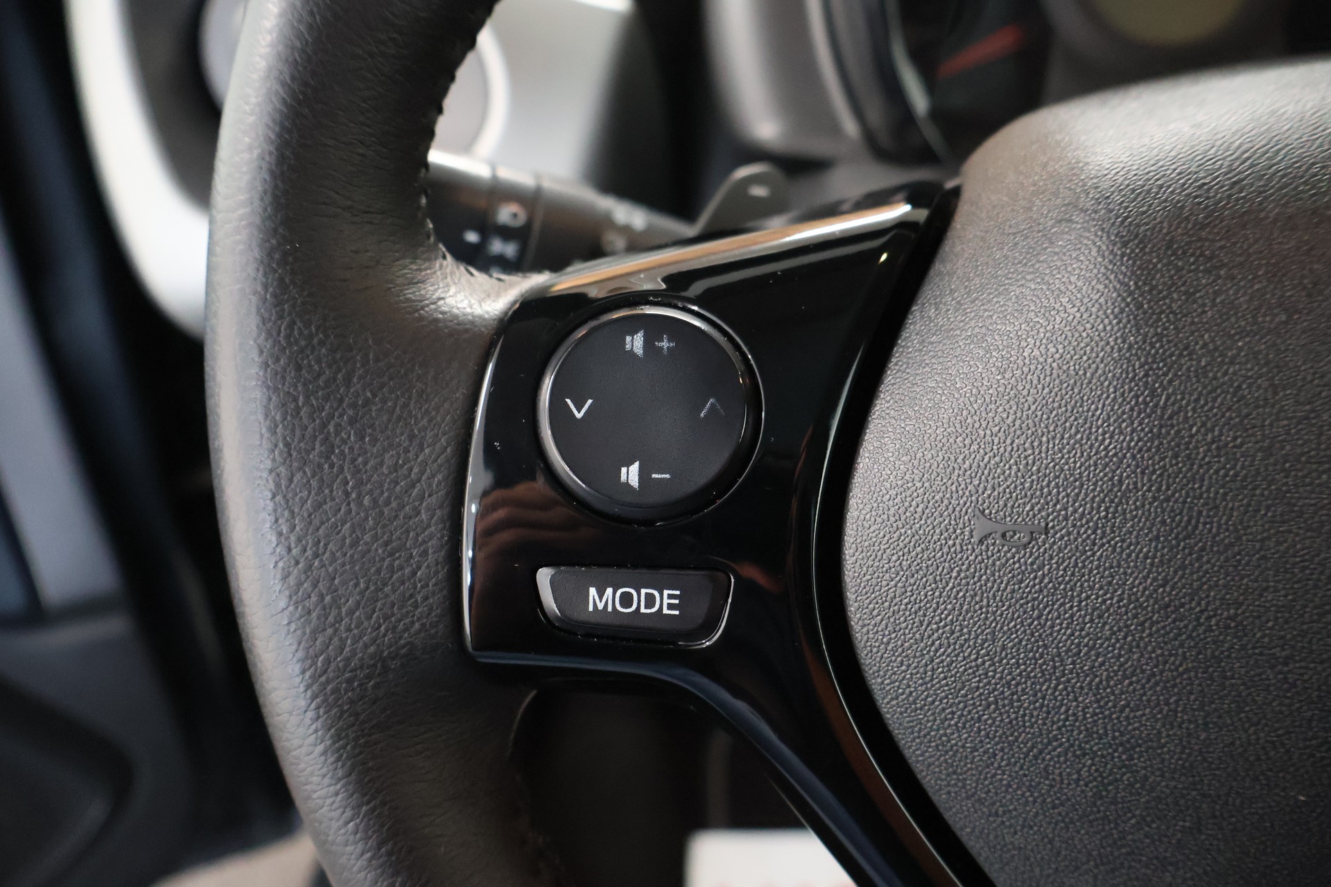PEUGEOT 108 1.0 VTi Active ETG-image-20
