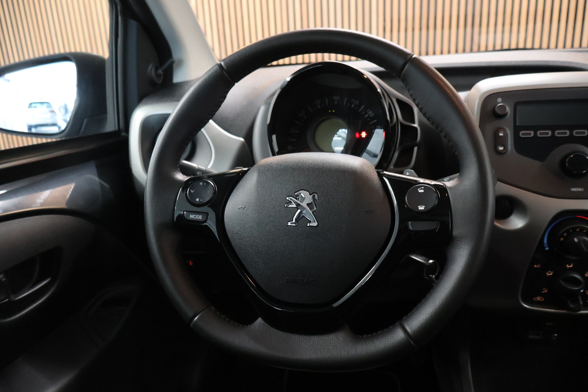 PEUGEOT 108 1.0 VTi Active ETG-image-18