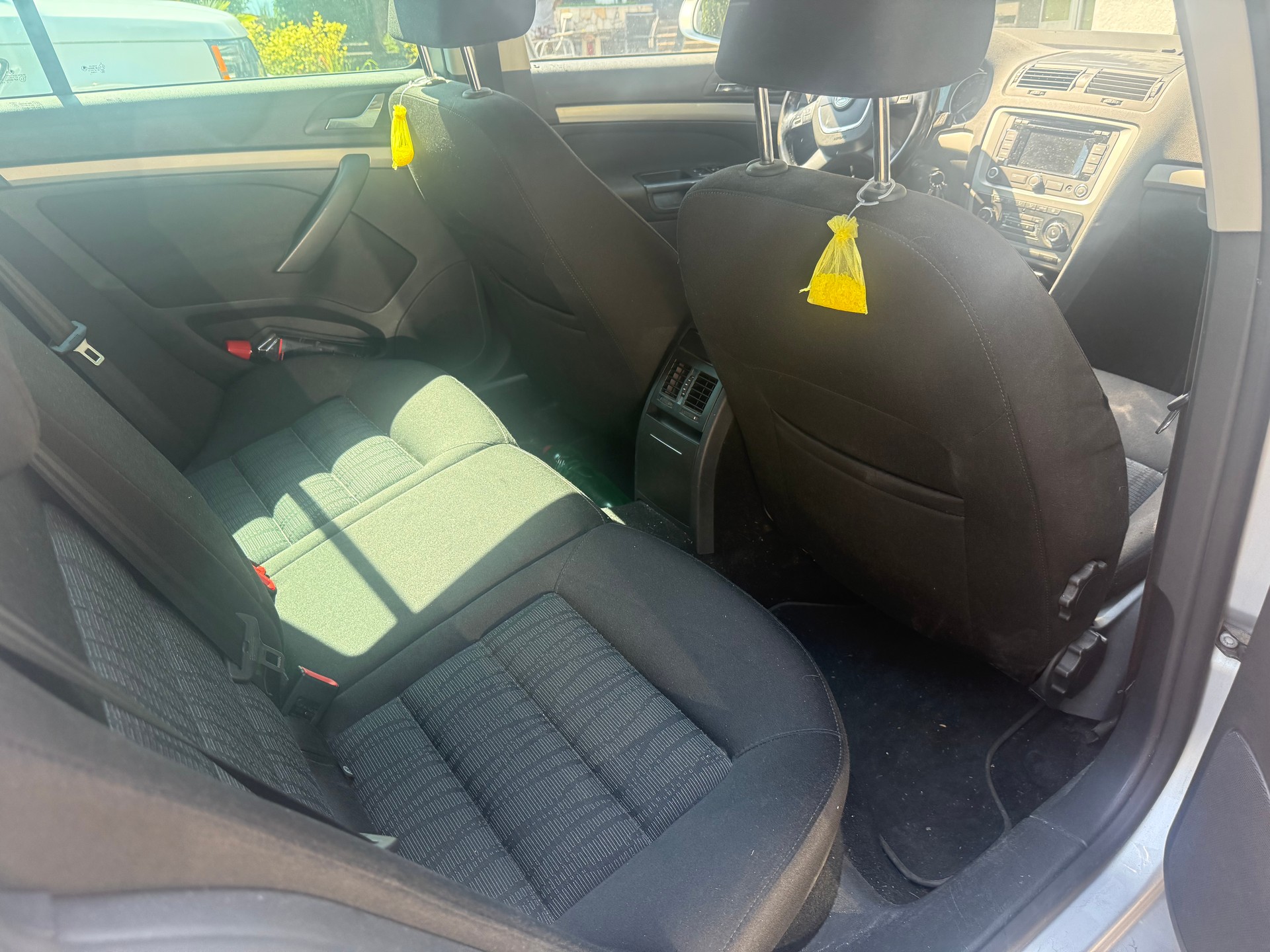 SKODA Octavia Combi 2.0 TDI Elegance 4x4-image-7