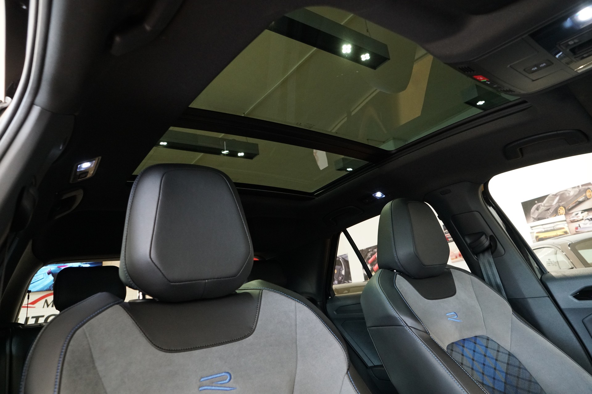 VW T-Roc 2.0 TSI R DSG 4Motion-image-11