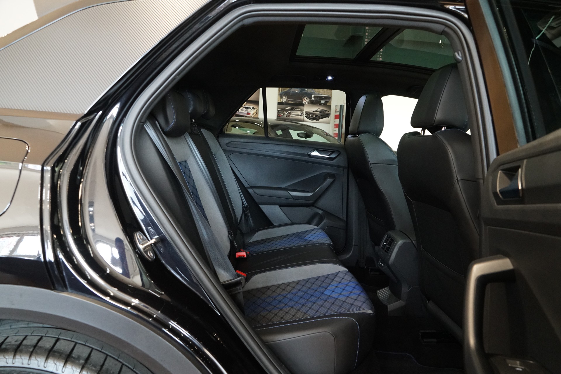 VW T-Roc 2.0 TSI R DSG 4Motion-image-18