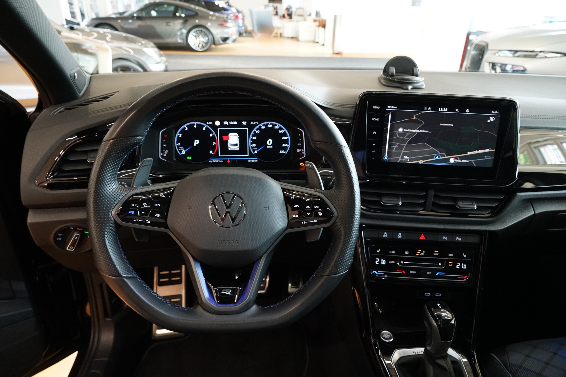 VW T-Roc 2.0 TSI R DSG 4Motion-image-12
