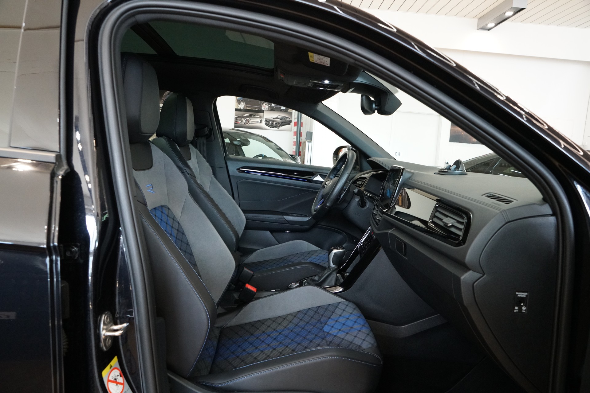 VW T-Roc 2.0 TSI R DSG 4Motion-image-21